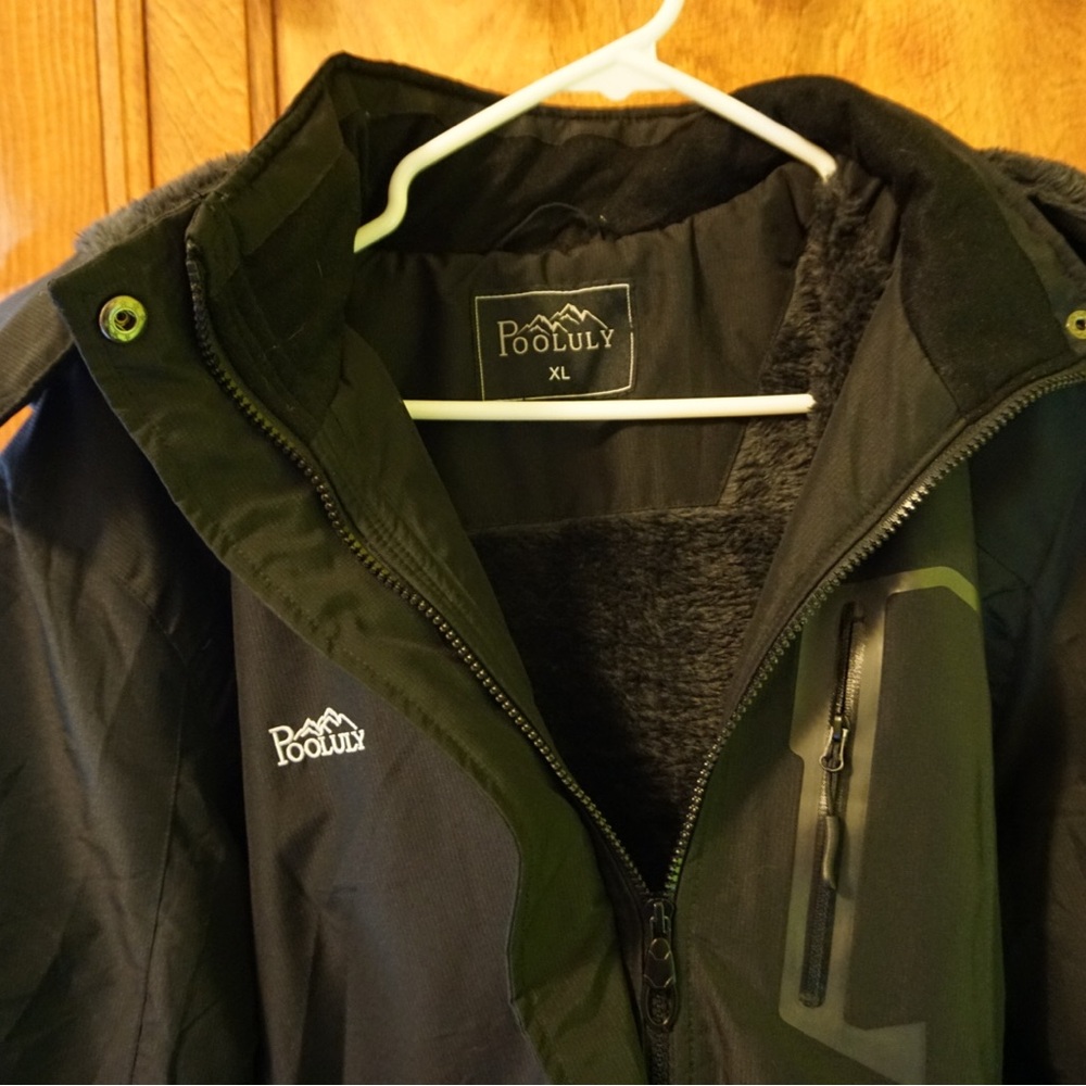 XL  Pooluly Women's Waterproof Jacket - Picture 9 of 9
